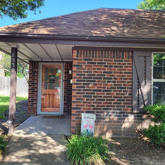 Primary Photo - Furnished Rental for Lease
