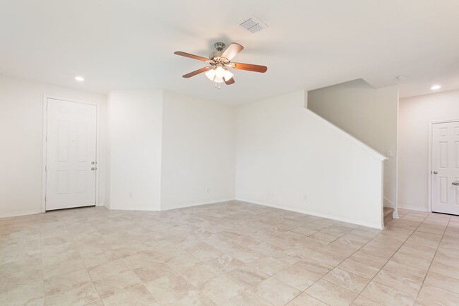 Building Photo - MOVE IN SPECIAL: $300 Off 1st Months Rent!...