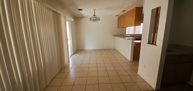 Building Photo - Silverlake's Home- 3 Bedrooms, 2 Bathrooms...