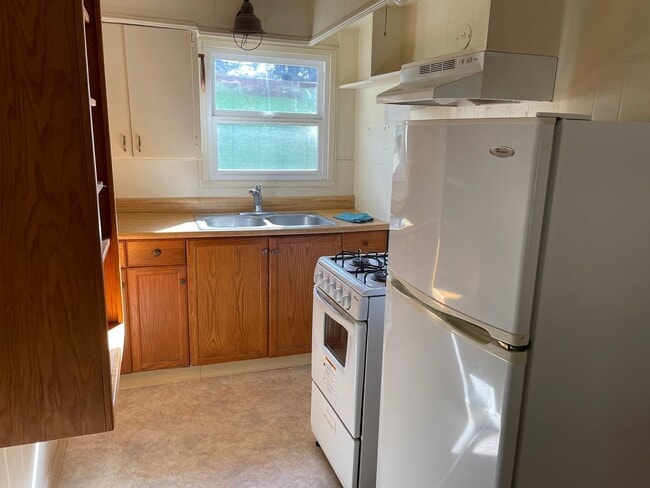 Building Photo - David Avenue (1211)