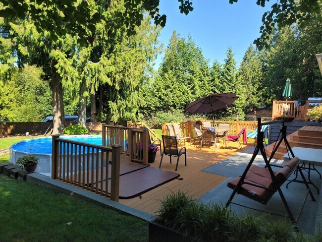 Building Photo - Central Kitsap Backyard Paradise!