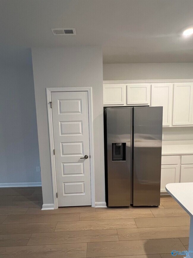 Building Photo - 184 Little Britain St