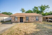 Building Photo - 629 Park Ln