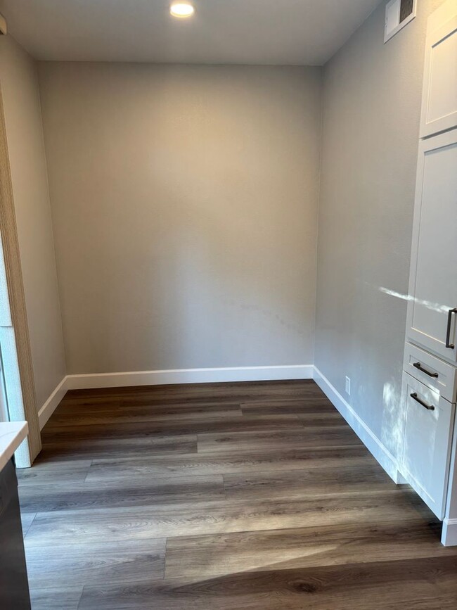 Building Photo - Townhome in Laguna Niguel!