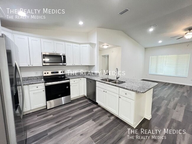 Building Photo - 290 Malauka Run