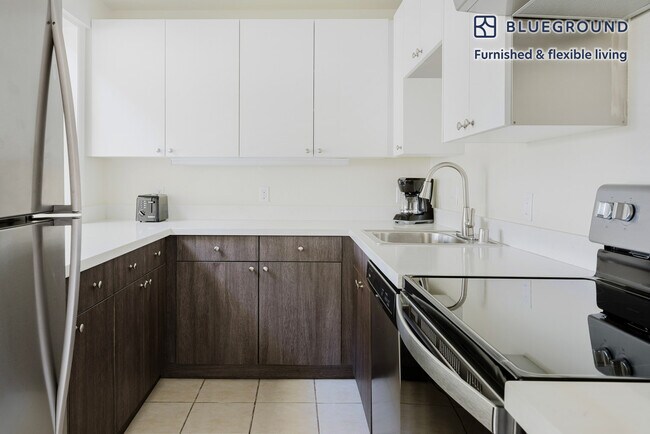 Building Photo - 345 Sheridan Ave