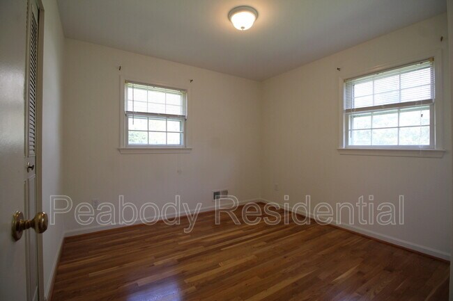 Building Photo - 5810 Sunderland Ct