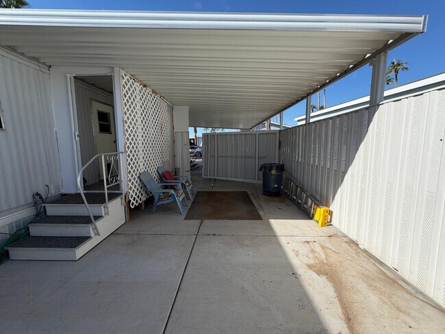 Building Photo - 345 S 58th St