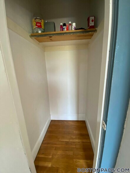 Building Photo - 110 Willow St