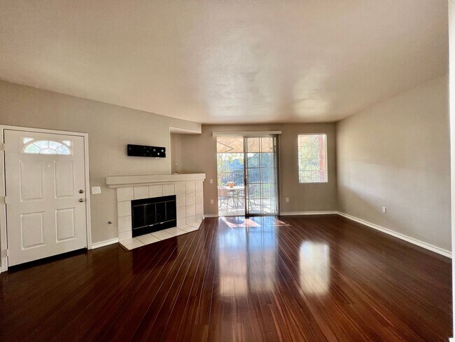 Building Photo - SD: Charming 2B/2BA Condo with Patio and Pool Access in Carmel Mountain