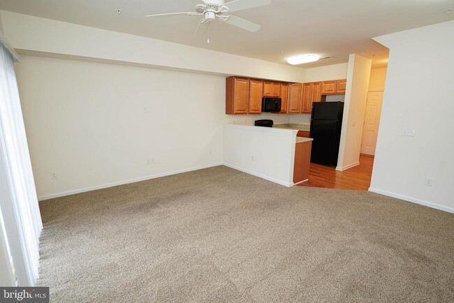 Building Photo - 439 Parkview Ct