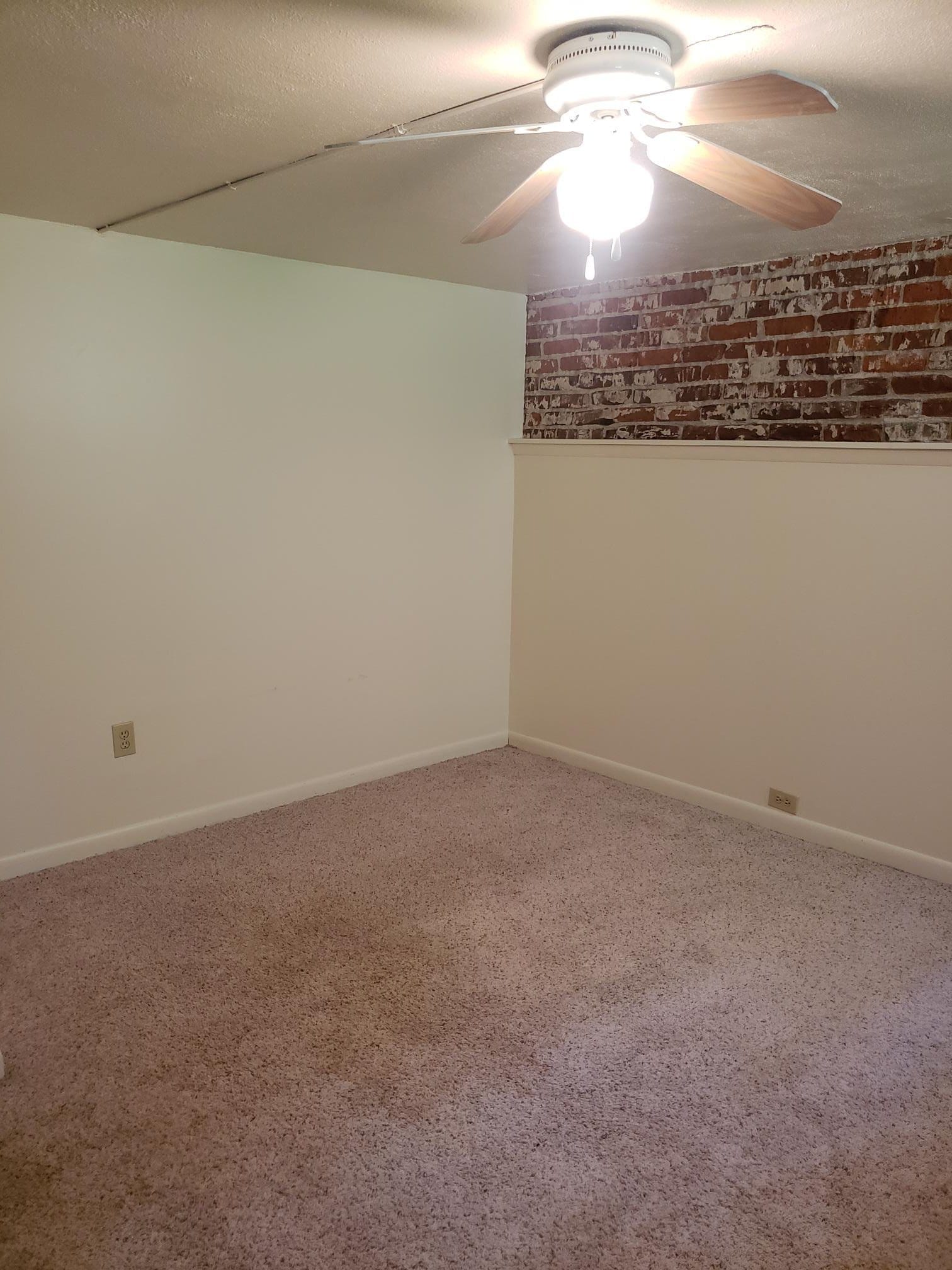 Building Photo - 371 Corona St