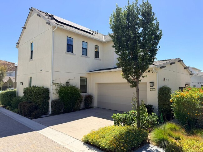 Building Photo - Elegant Rancho Mission Viejo Home with Open Floor Plan