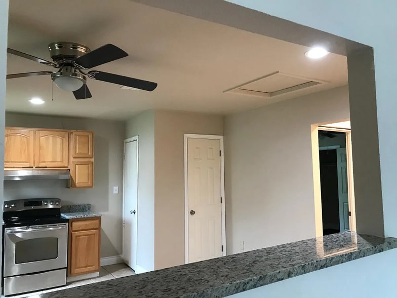 Building Photo - 6009 Jacqueline Ln