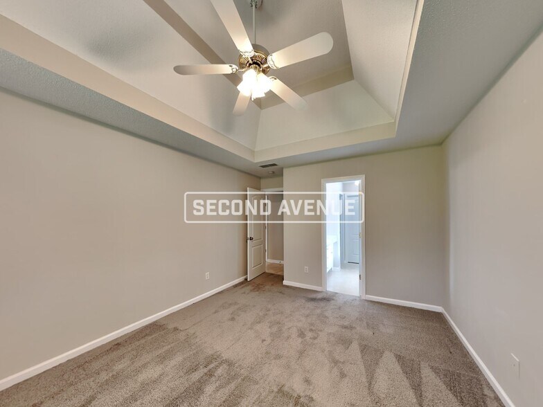 Building Photo - 661 Morningside Dr N