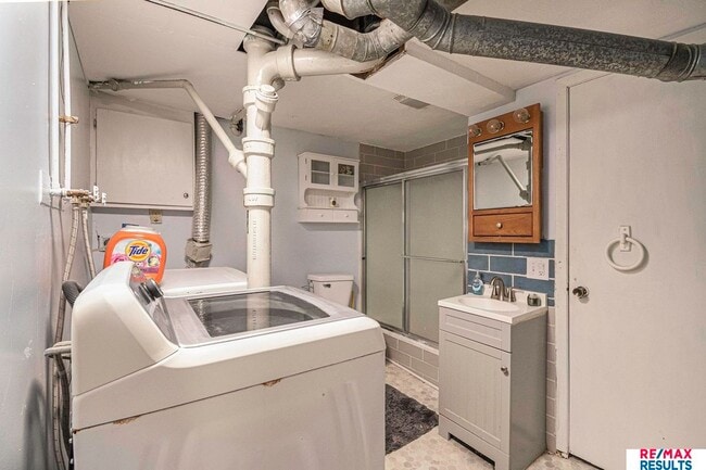 Building Photo - 1900 Connie Rd