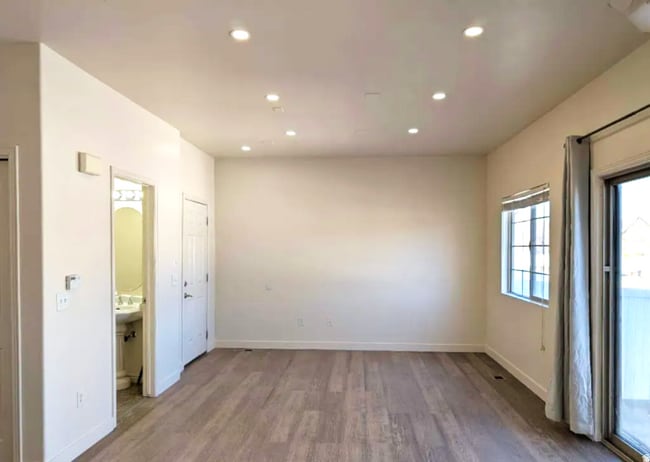 Building Photo - 2124 W 2180 N