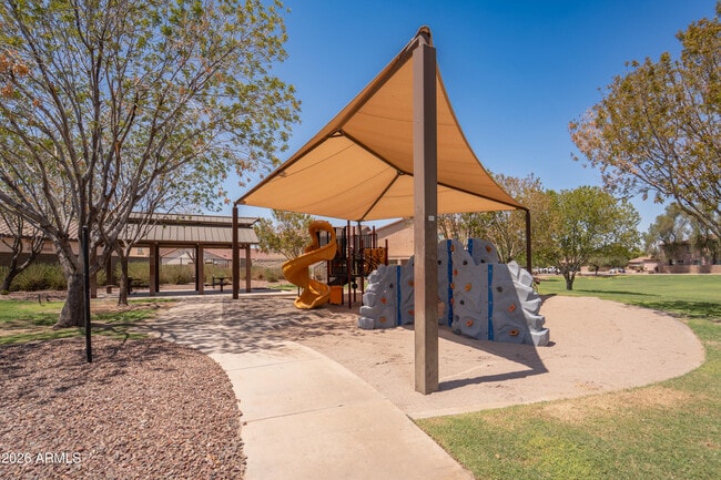 Building Photo - 42592 W Somerset Dr