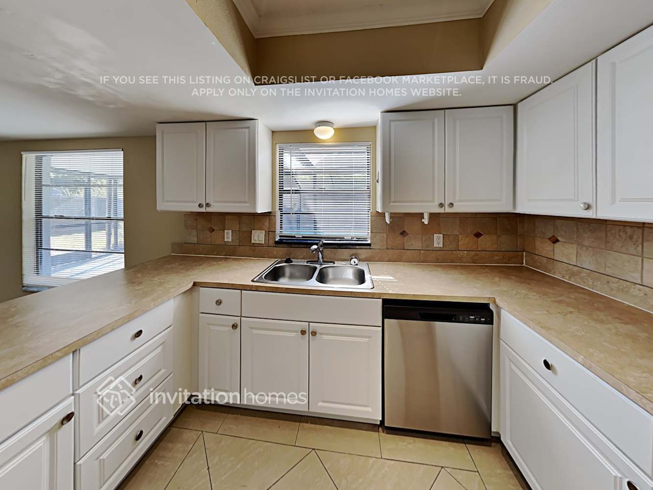 Building Photo - 15908 Bridgewater Ln