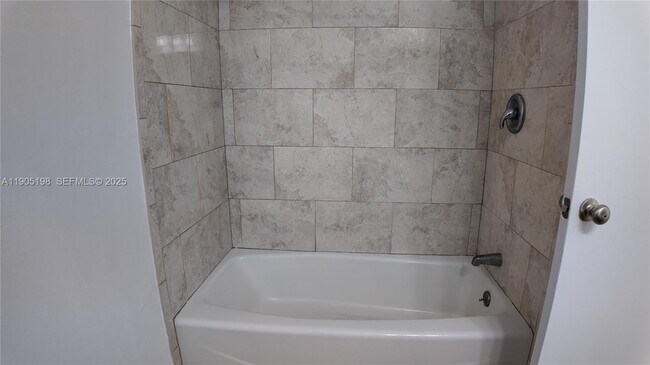 Building Photo - 3326 Farragut St