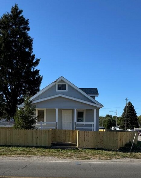 Building Photo - 105 Dering Ave