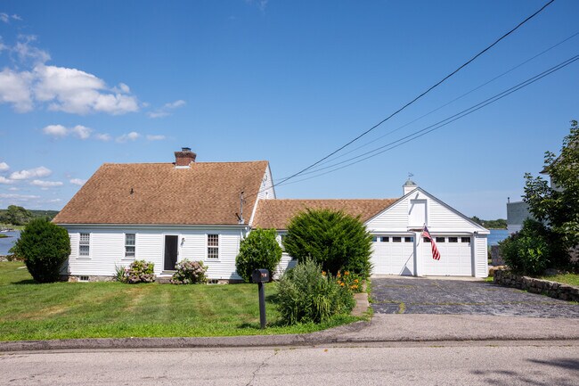 Building Photo - 191 Masons Island Rd