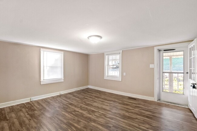 Building Photo - 109 Chapel St