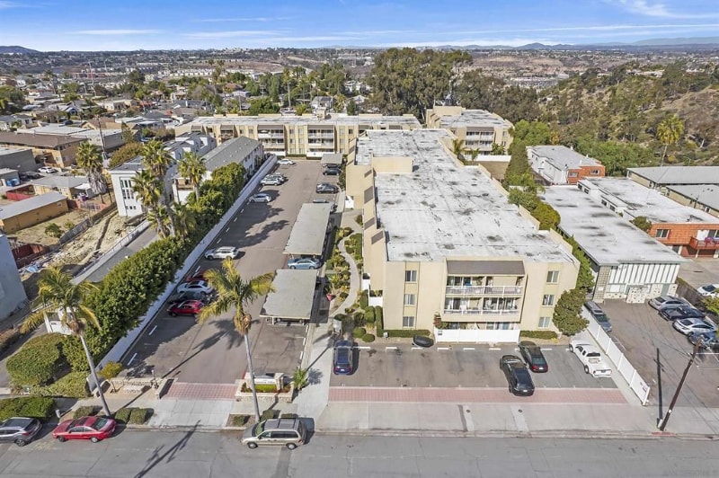 Building Photo - 3030 Suncrest Dr