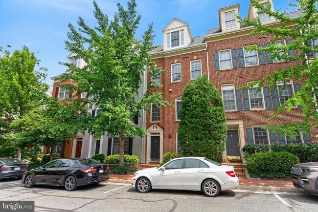Building Photo - 8814 Hunting Lodge Ct
