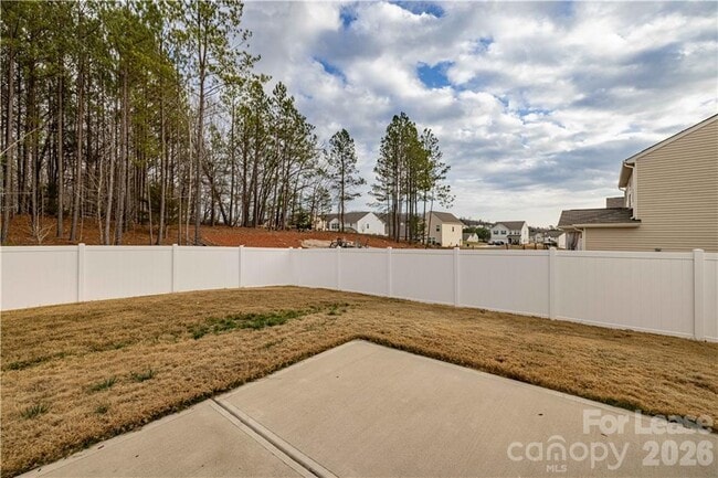 Building Photo - 824 Yorkshire Dr