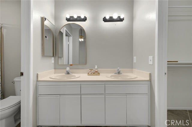 Building Photo - 331 E Phillips Blvd