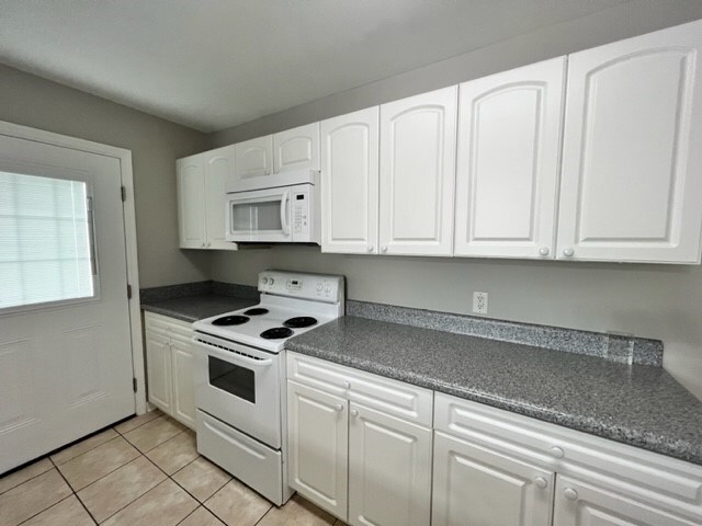 Building Photo - 116 Anns Cove