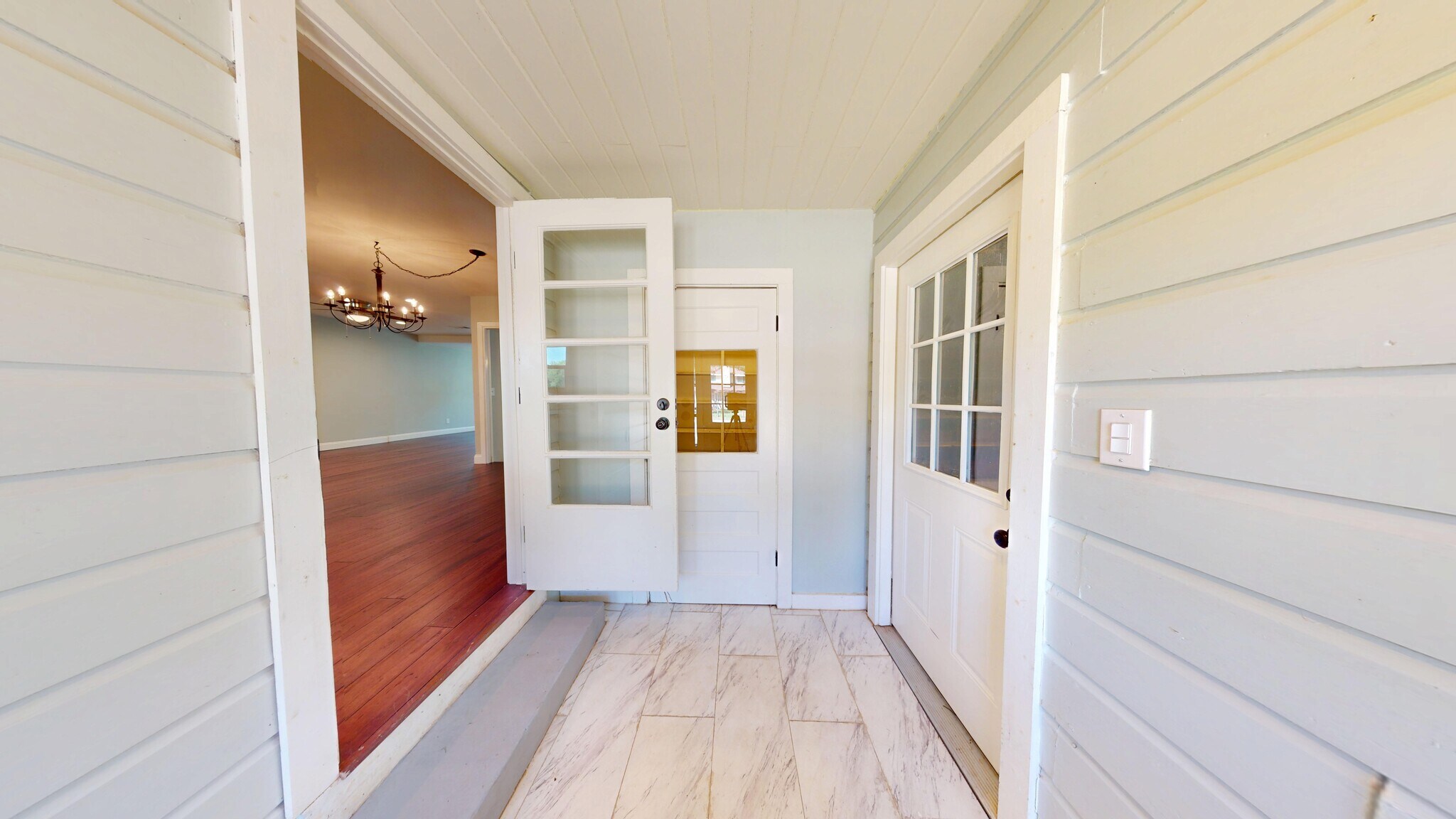 Side/Garage entrance - 1901 11th St