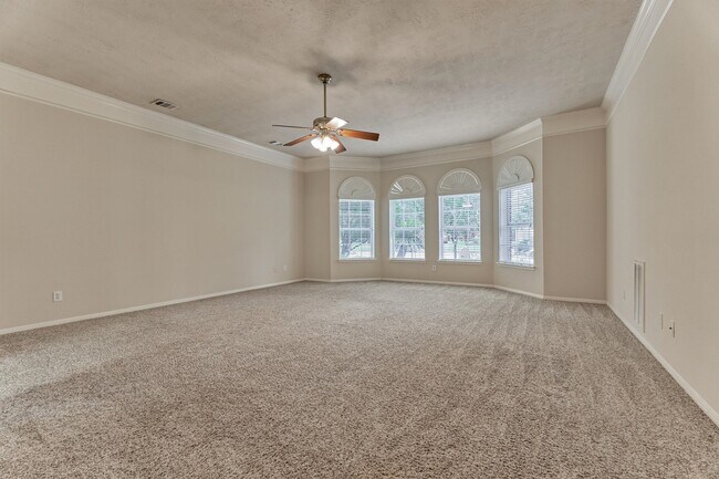 Building Photo - 6615 Haughton Dr