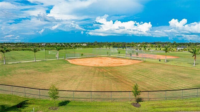 Building Photo - 8440 Skye Rnch Blvd