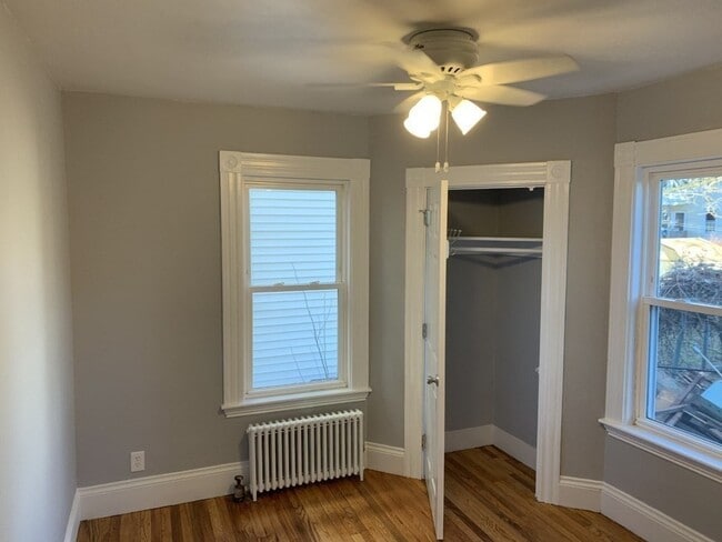 Building Photo - 323 Lowell St