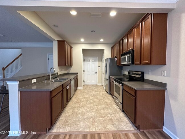 Building Photo - 11197 Castlemain Cir W