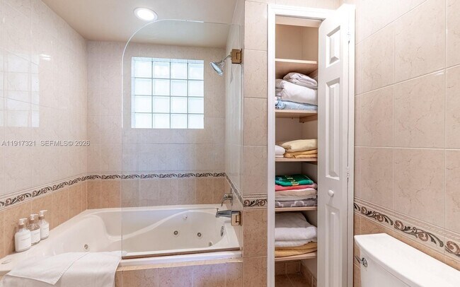 Building Photo - 3255 NE 184th St