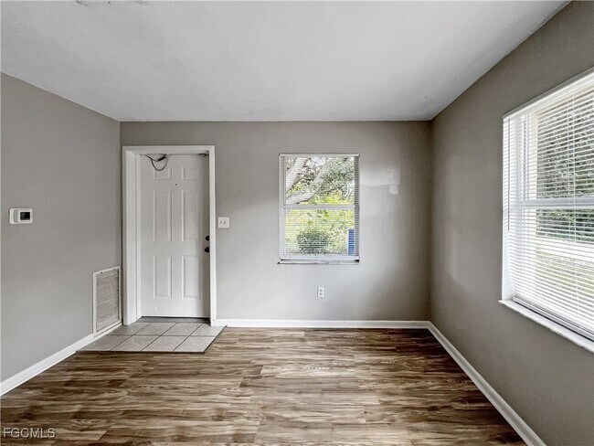 Building Photo - 13037 First St