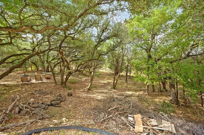 Building Photo - 201 Comanche Camp