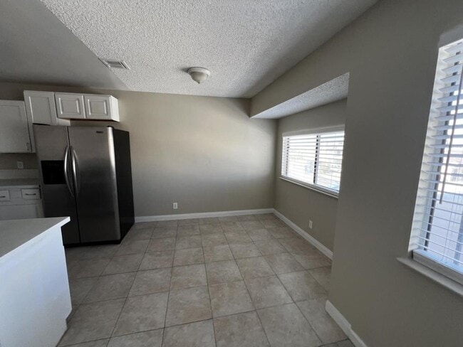 Building Photo - 6941 Appleton Dr