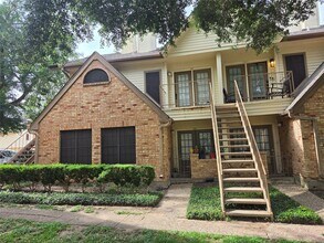 Building Photo - 2425 Holly Hall St