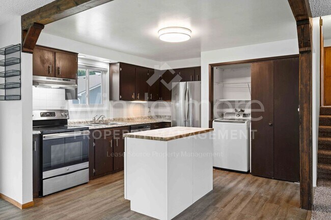 Building Photo - 906 S McDonald Rd