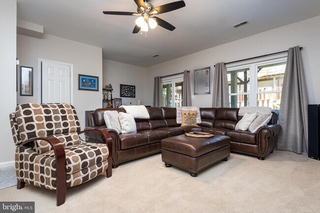 Building Photo - 6326 Dunman Way