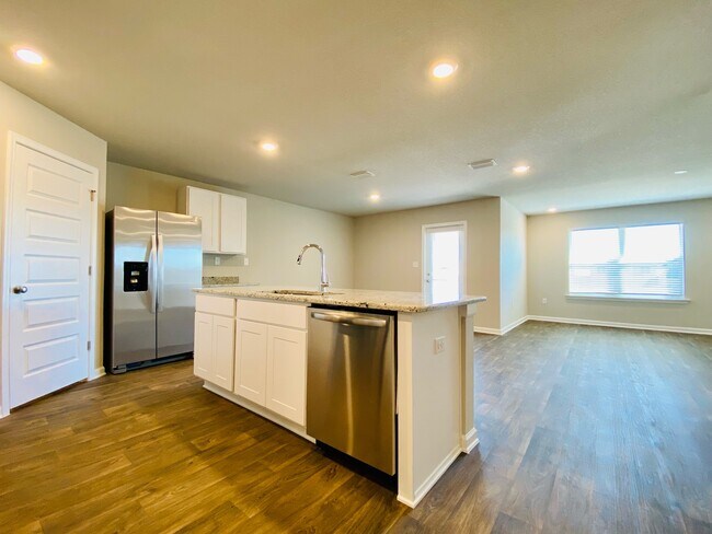 Building Photo - 23135 Shadowridge Dr