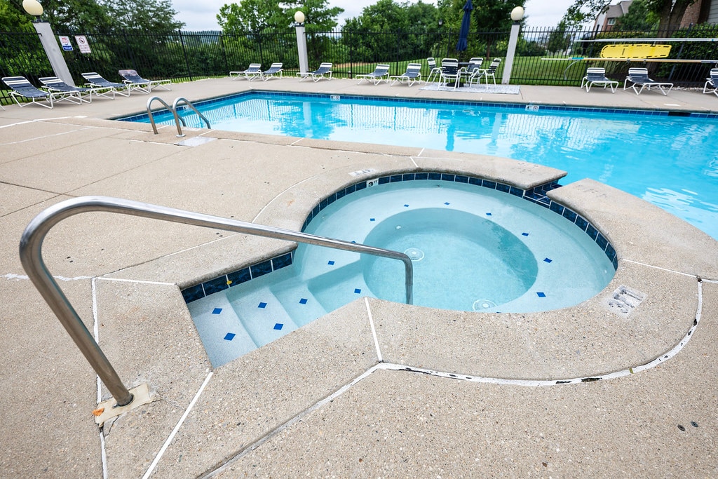 Pool View 4 - 8892 Eagleview Dr