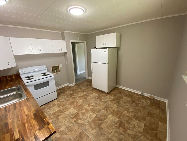 Building Photo - Updated 2 bed duplex in Brainerd