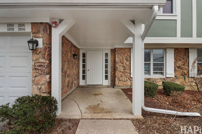 Building Photo - 1300 Cromwell Ct