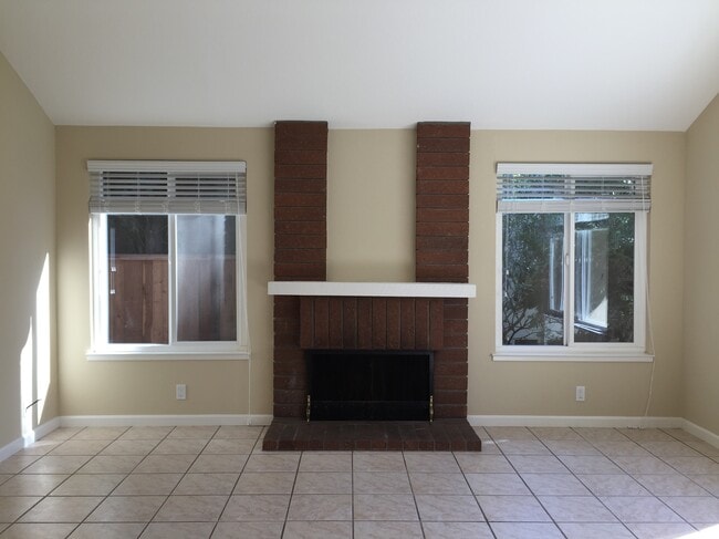 Building Photo - 4670 Holycon Cir