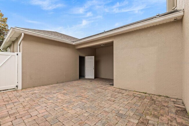 Building Photo - 13075 Calderdale Ave